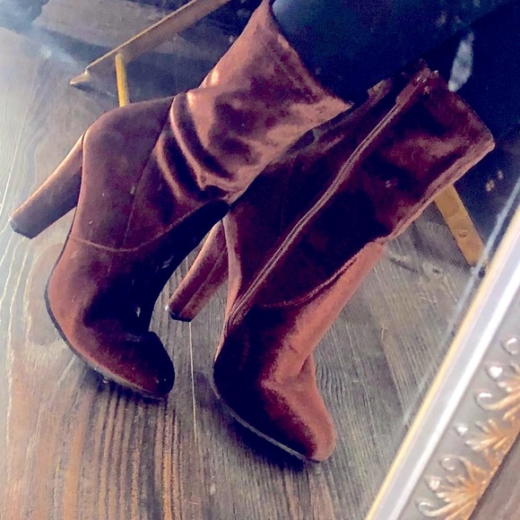 COPY - Women’s Boots - Picture 4 of 10